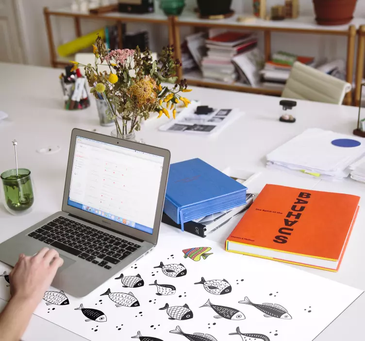 Counter flow fish mouse pad - TenStickers