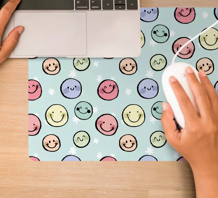 Playful Smiley Faces mouse pad pattern - TenStickers