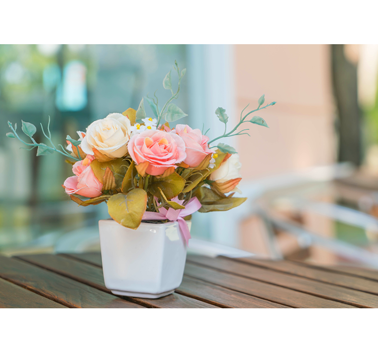 Living room roller blind roses on table - TenStickers