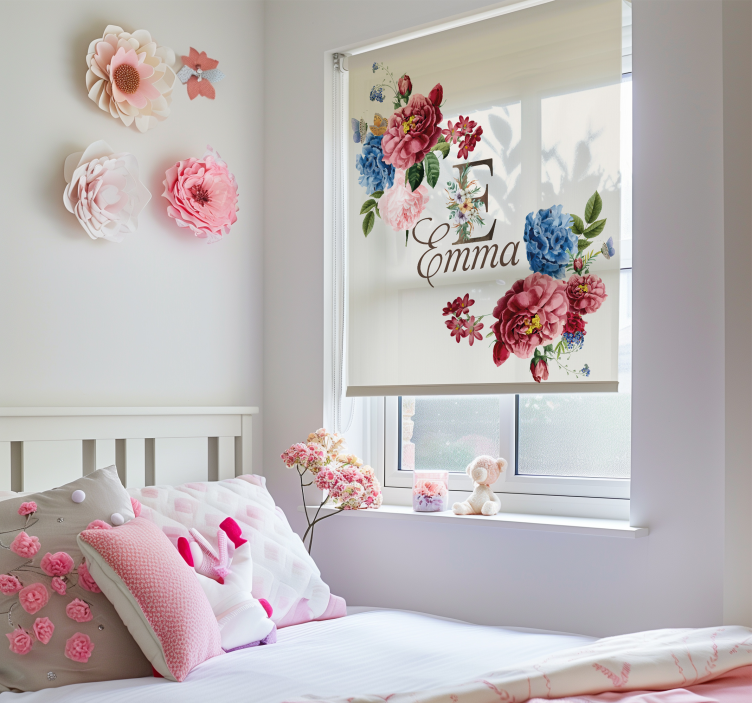 Floral initial customise roller blind - TenStickers