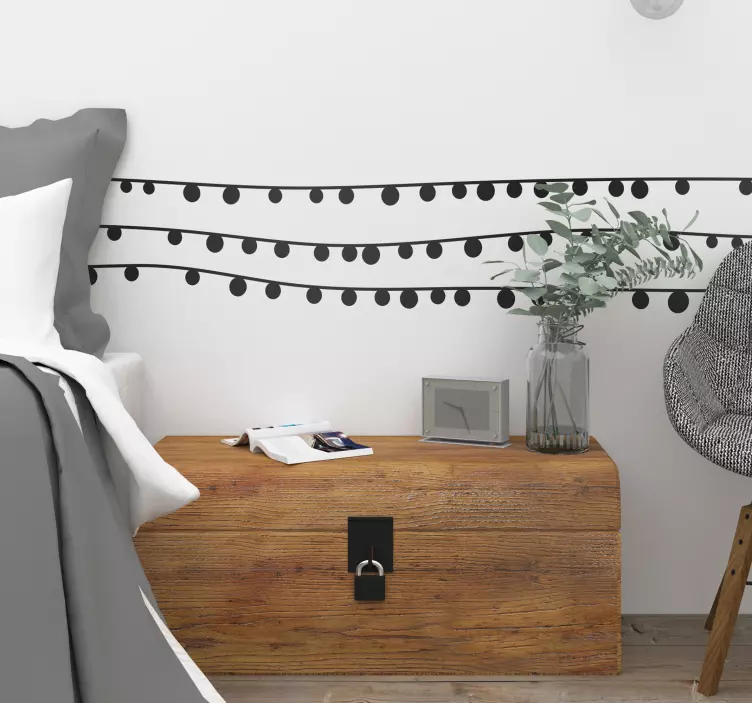 Ball garland headboard decal - TenStickers