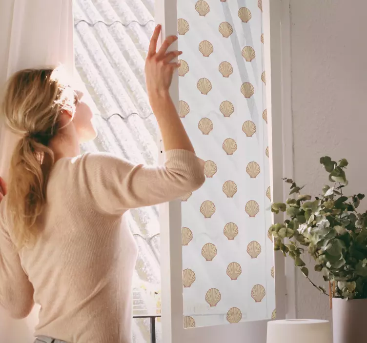 Symmetric Seashell window sticker - TenStickers