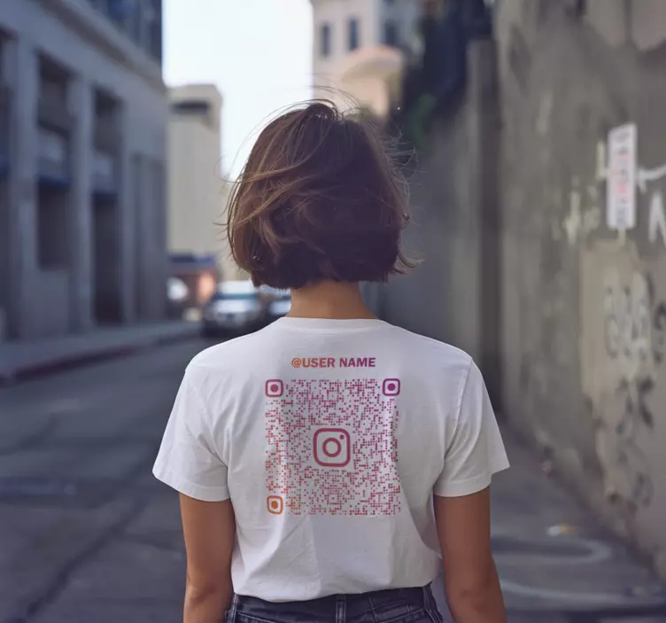 Instagram QR code t-shirt - TenStickers