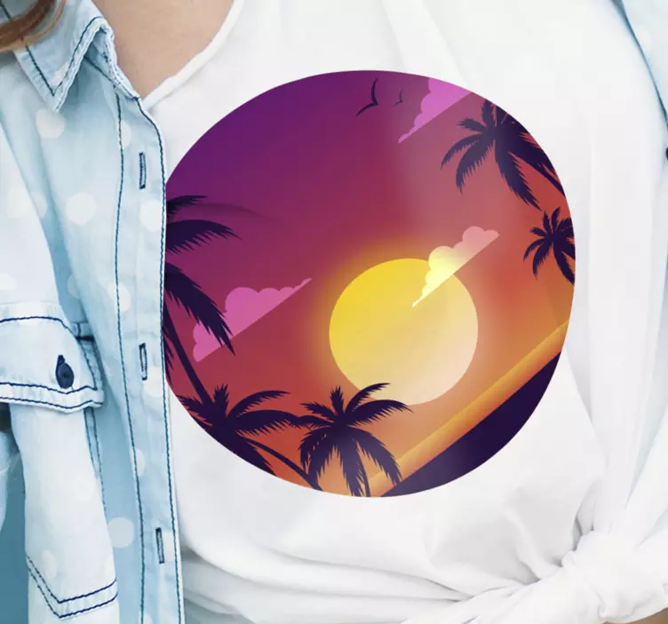 Purple sunset and palm trees t-shirt - TenStickers