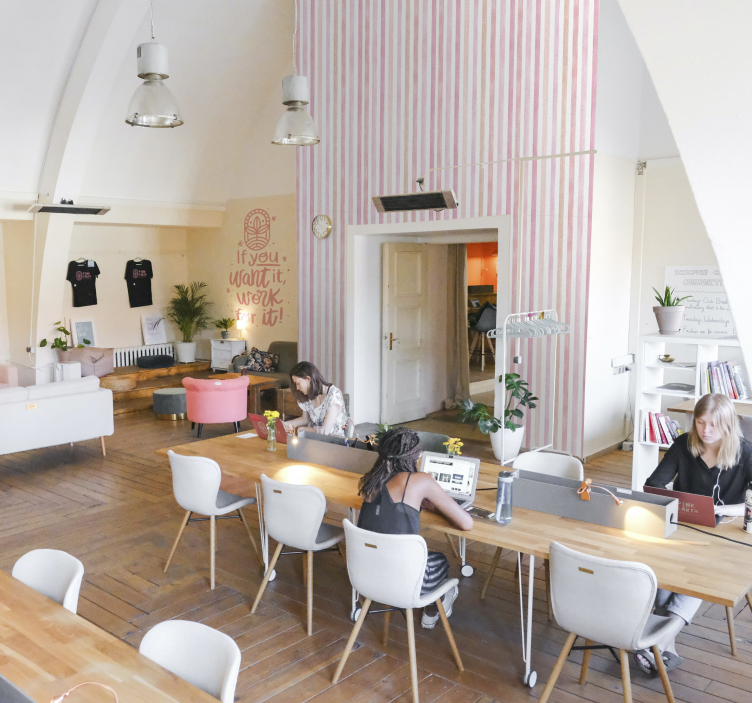 Pink elegant pattern vertical line wallpaper - TenStickers